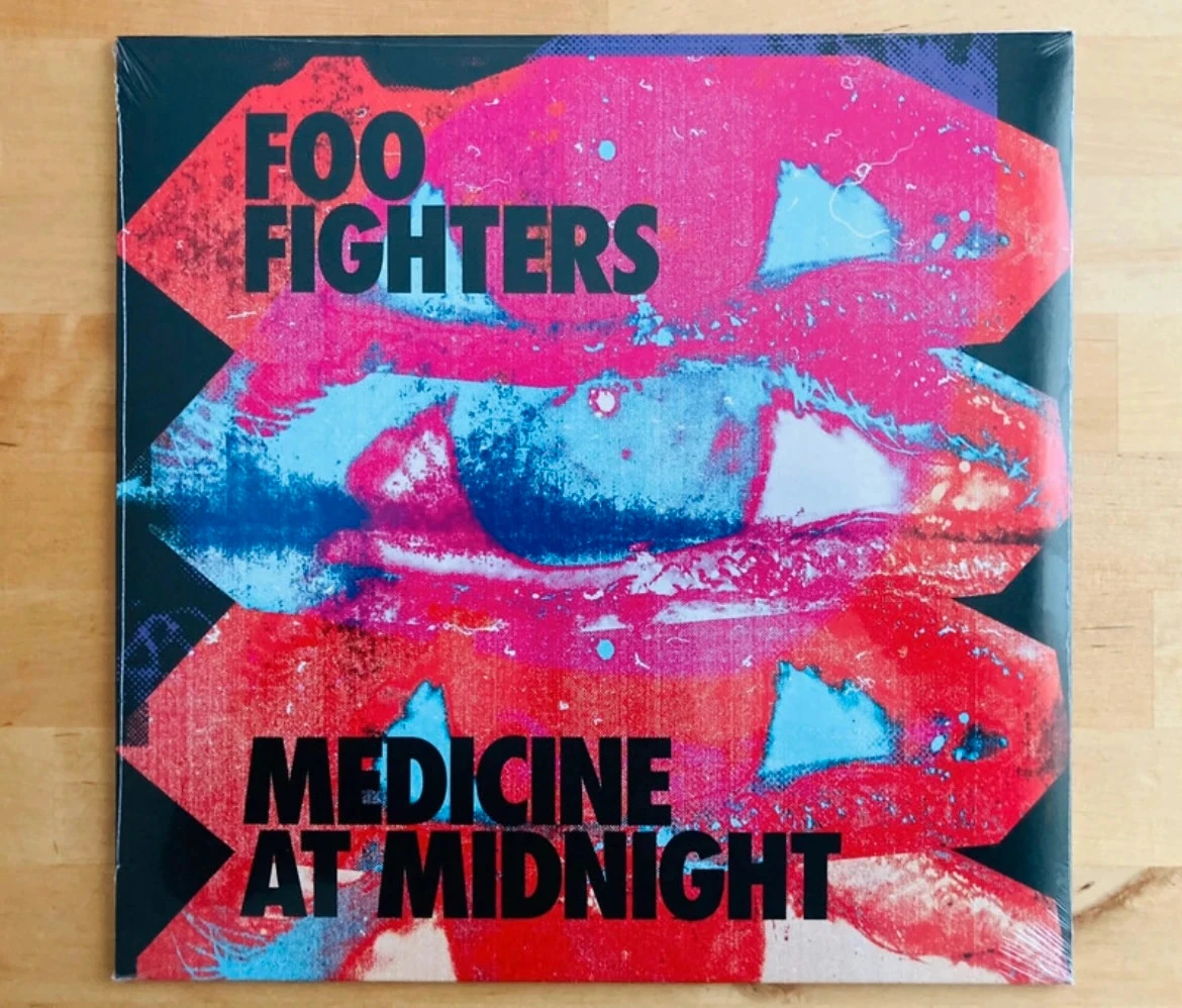 Disque vinyle 33T Foo Fighters Medicine at midnight.